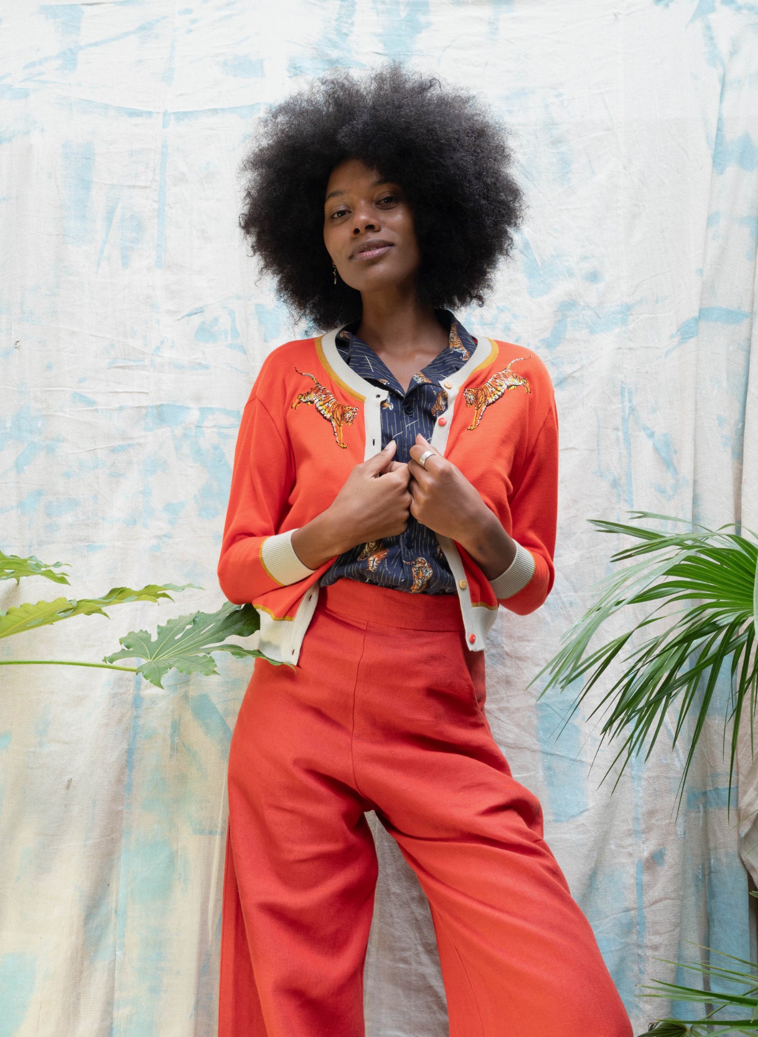 Vera Cardigan - Coral Leaping Tigers