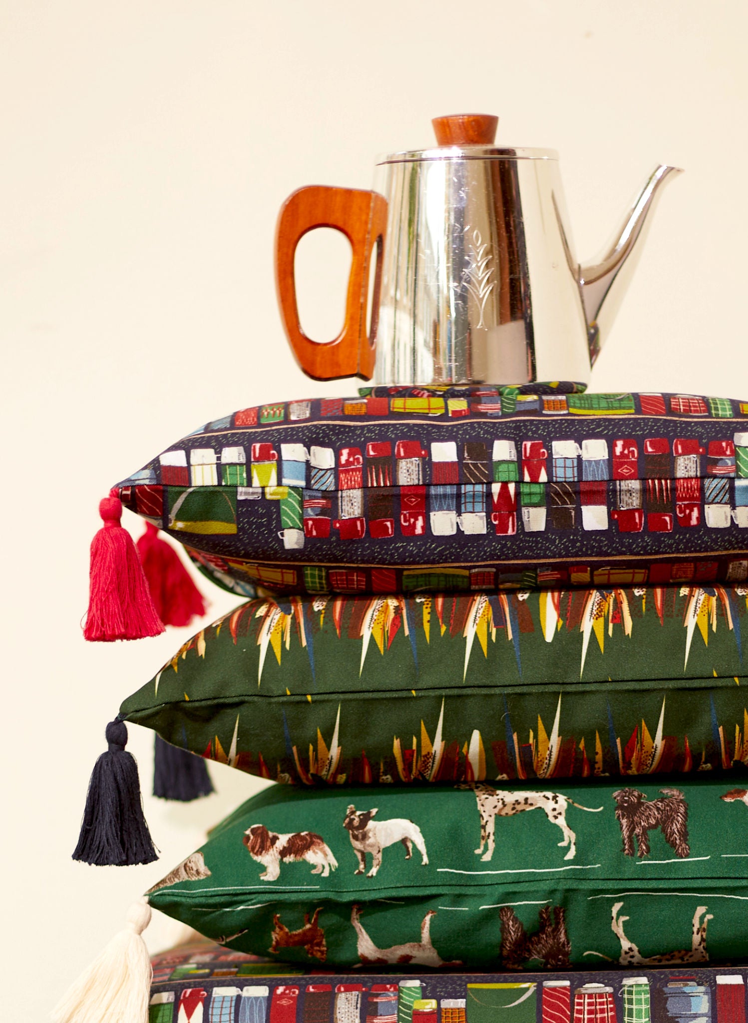 Small Cushion Cover - Green Porcelain Dogs